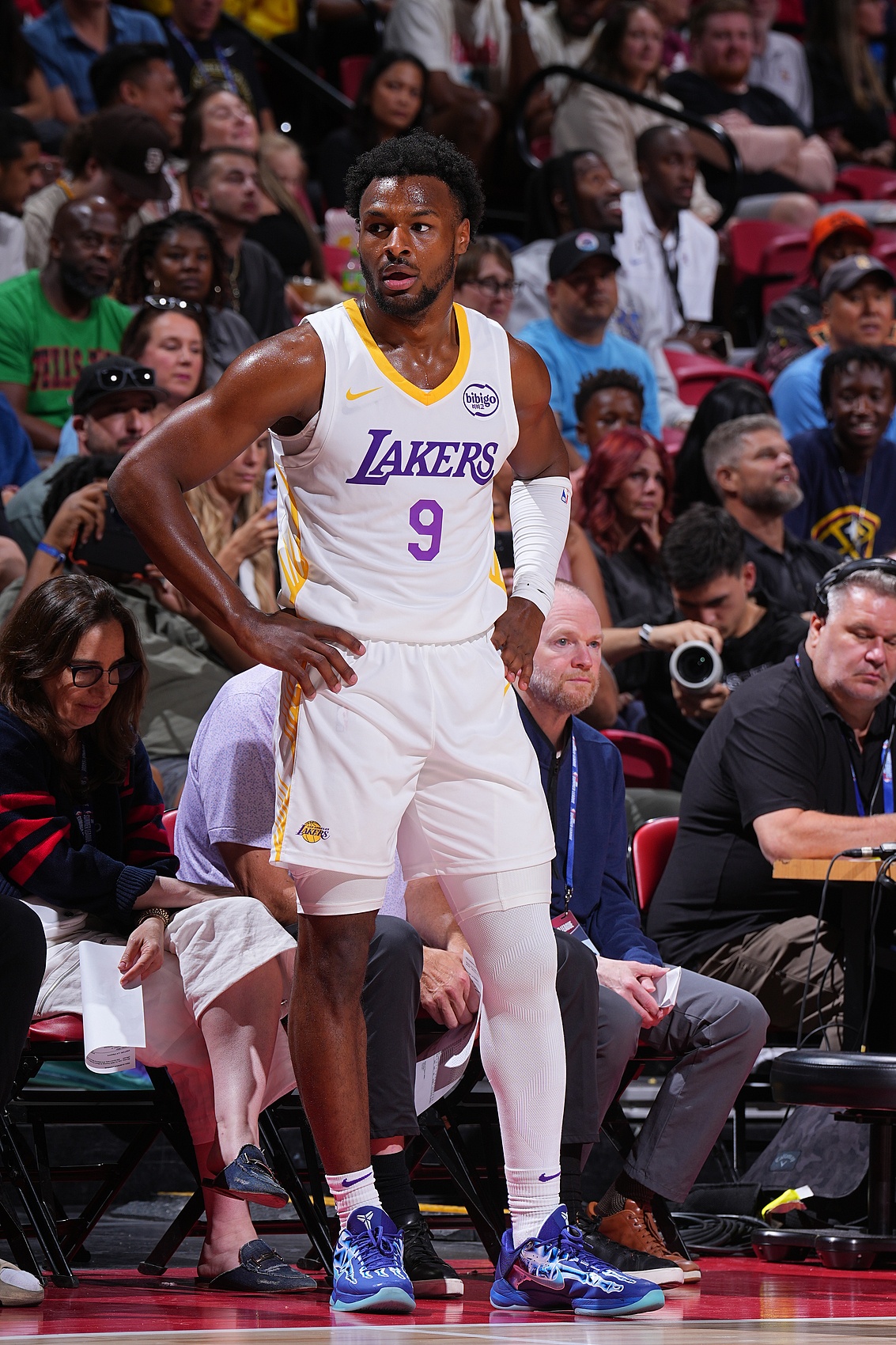 18+3+5！美媒：请给布朗尼一些尊重 为他本场表现打个分吧✍️